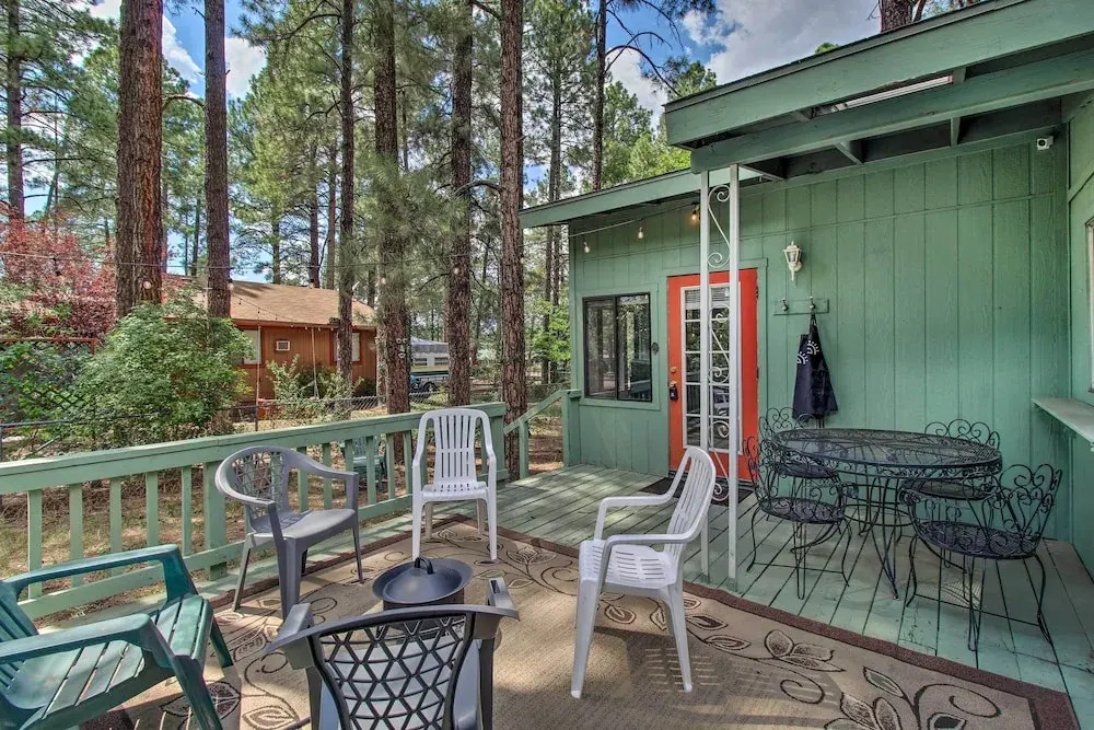 Woodsy Retreat w/ Deck - 2 Mi to Rainbow Lake!
