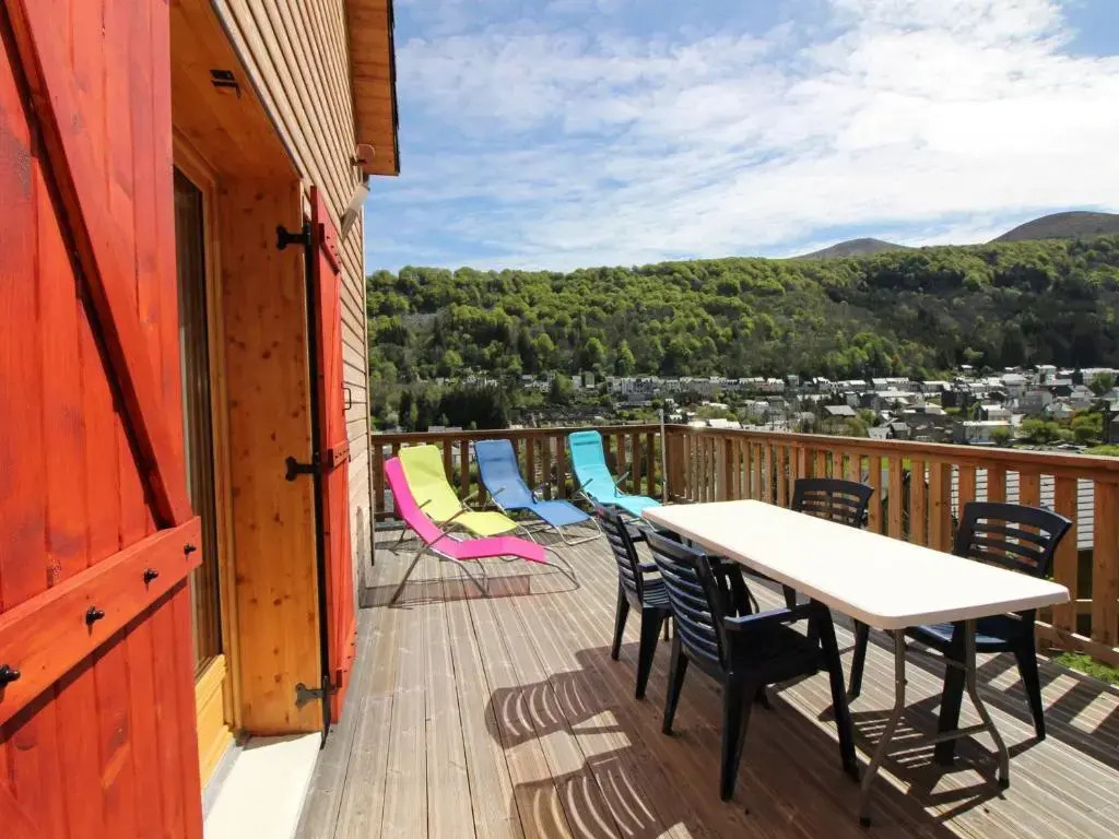 Chalet avec Terrasse Panoramique, WiFi et Parking, 8 Pers. - FR-1-608-15