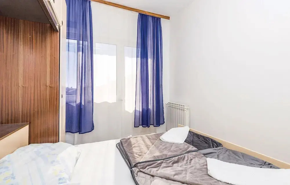 Stunning Home in Rab With Wifi and 4 Bedrooms
