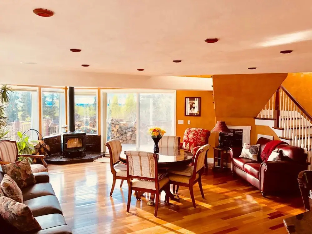 Alaska Sundance Retreat B&B