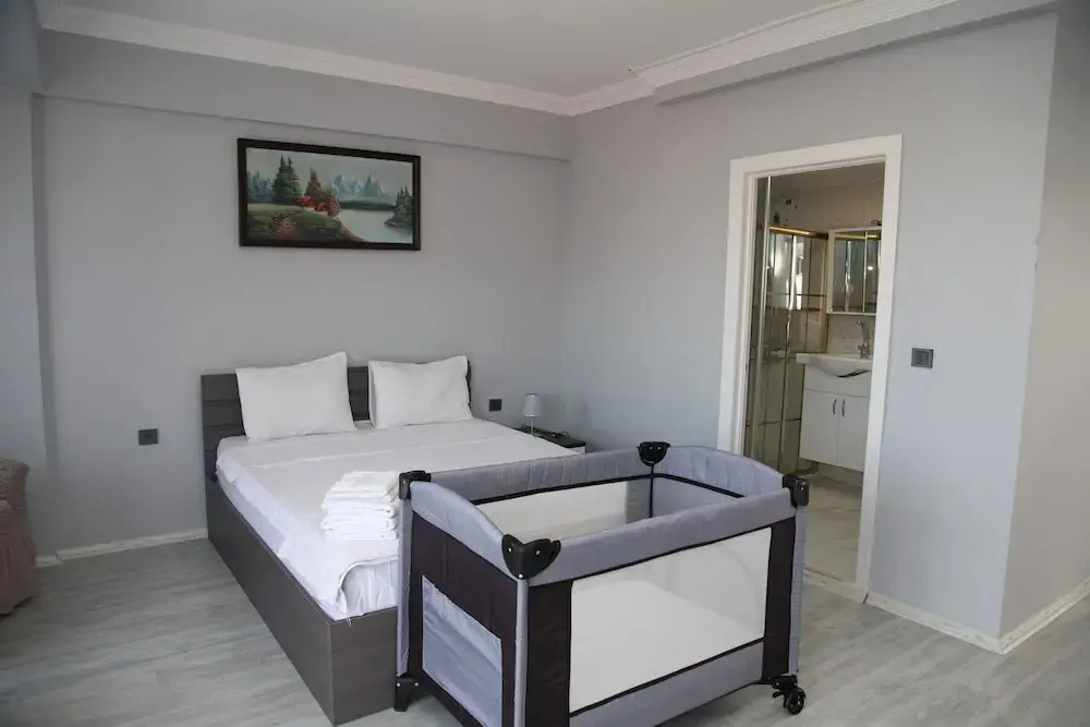 Edda Otel Suit