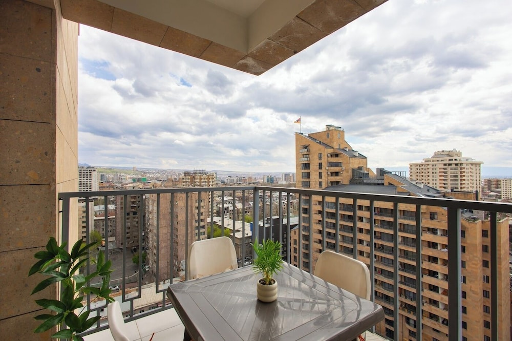 Stay Inn на ул. Амиряна, 26/4