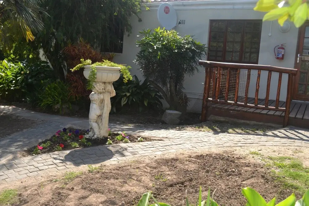 Cycad Lodge