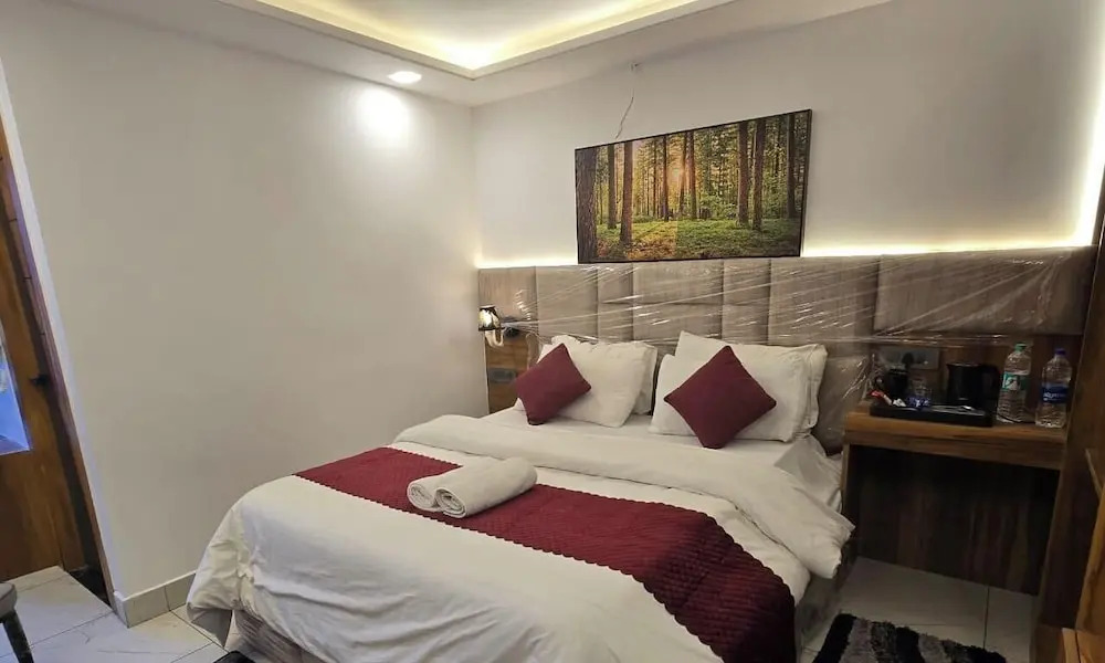 Hotel Vishnu Sarovar