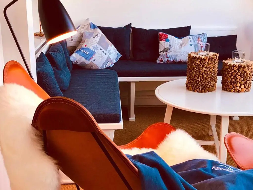 Villa Strandeck in Binz - WG 1 mit Meerblick, Terrasse, Wintergarten