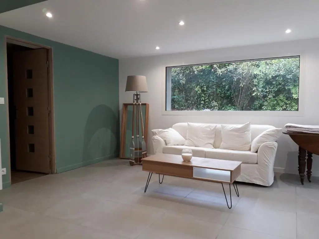 Appartement 6 Pers avec 2 Chambres cour et jardinet privatifs