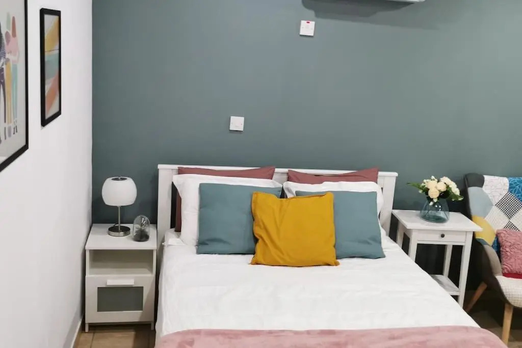 Pretty and quiet studio, with wifi and parking