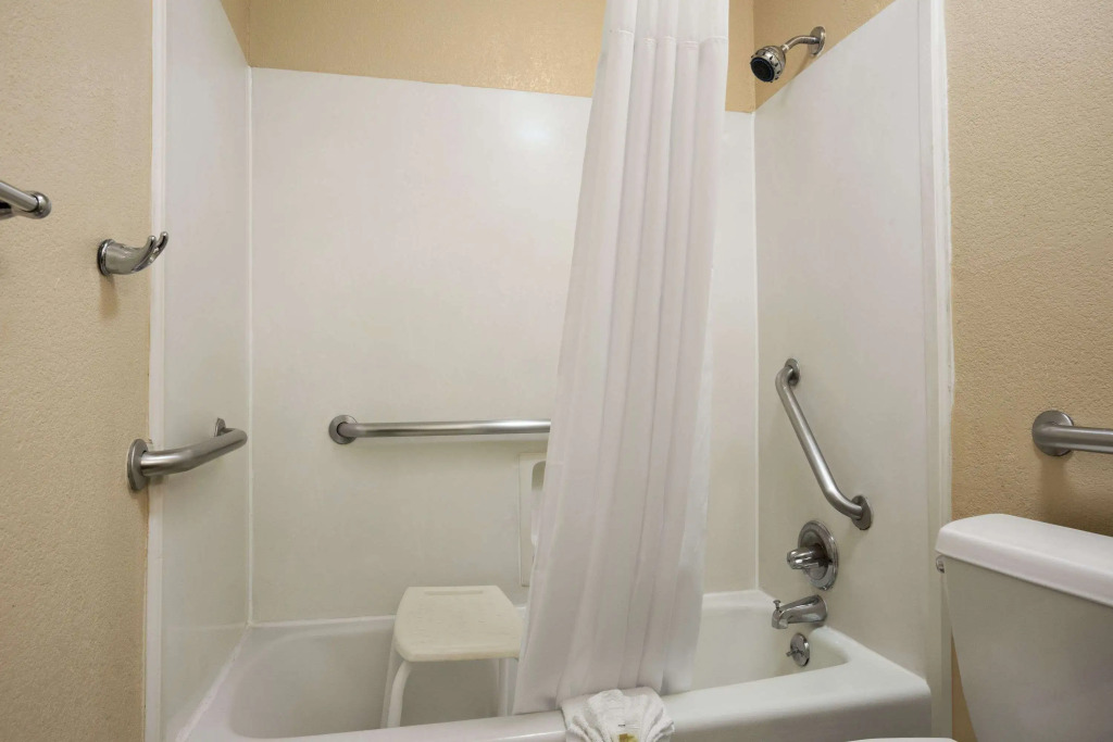 Days Inn by Wyndham Dallas Irving