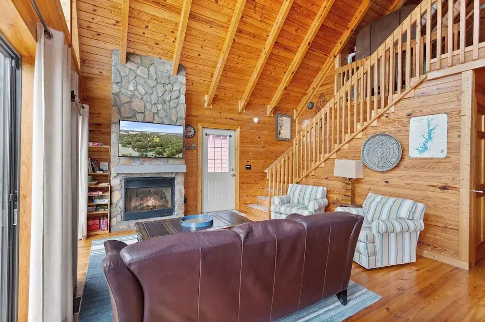 Lakefront Keowee Home w/ Dock, 14 Mi to Clemson