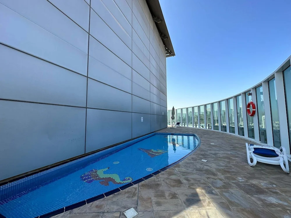 Silkhaus Large Studio Madison Res High Floor