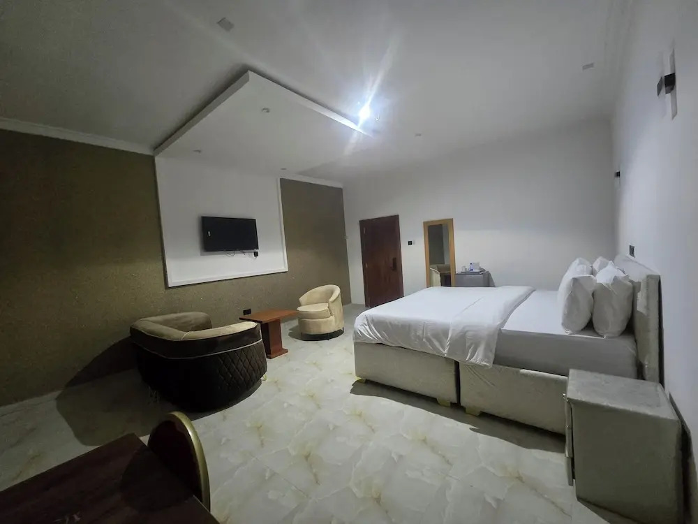 Roses Regency Hotel & Suites