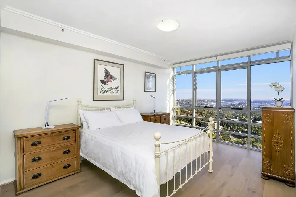 Bright Open Plan Spacious Two Bdr Apt - SL001