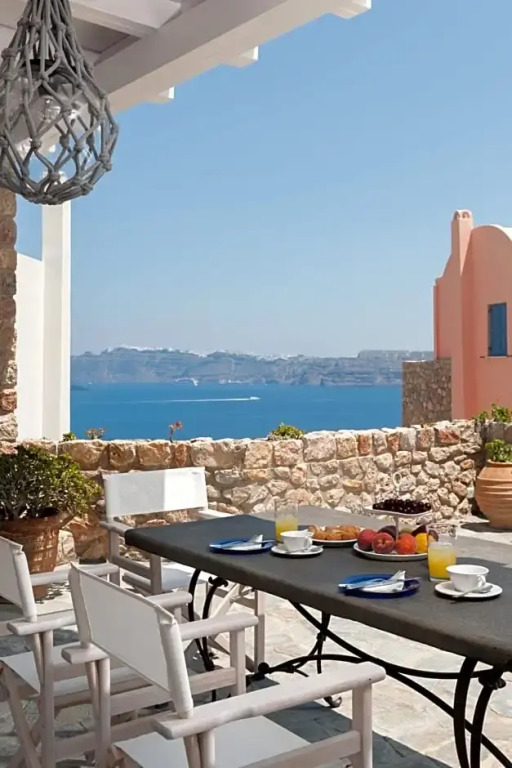 Red Cliff Villa 2bedroom villa with caldera view and plunge pool