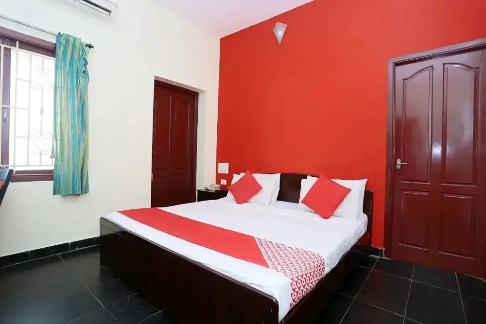 Hotel Sunrise View by OYO Rooms