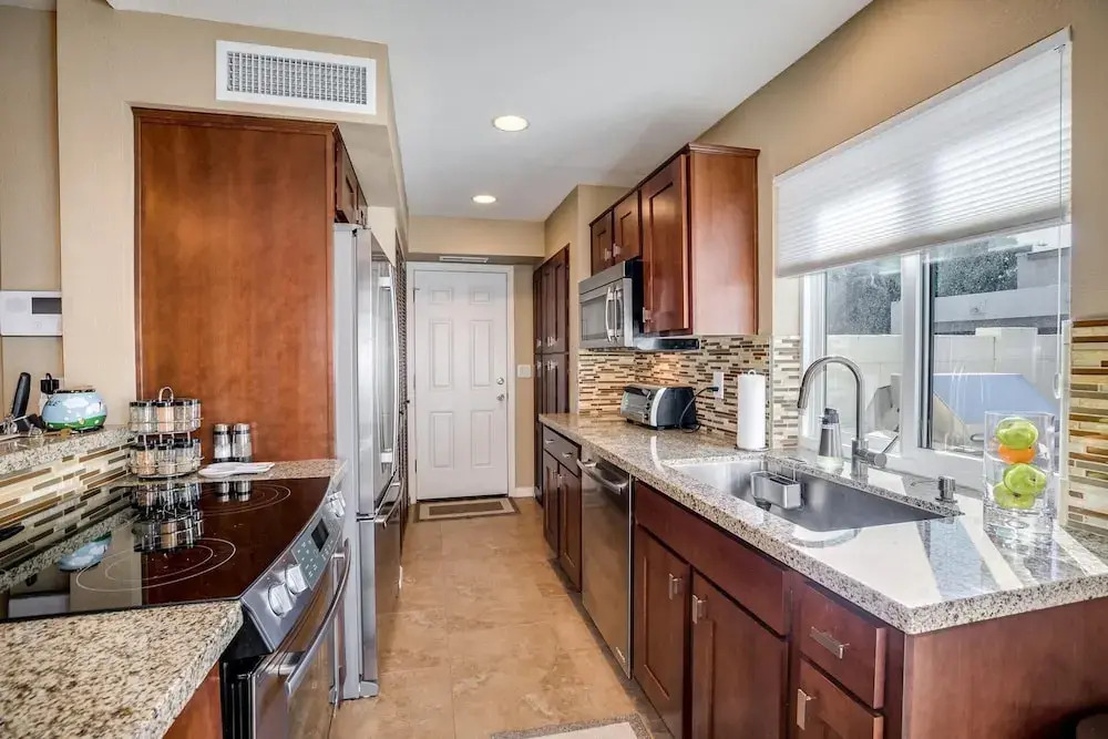 Winston - 2 Br Condo