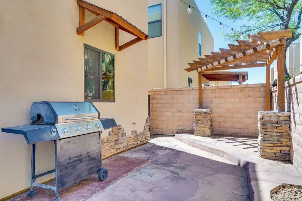 Southwestern Chic! Tucson Retreat w/ Private Patio