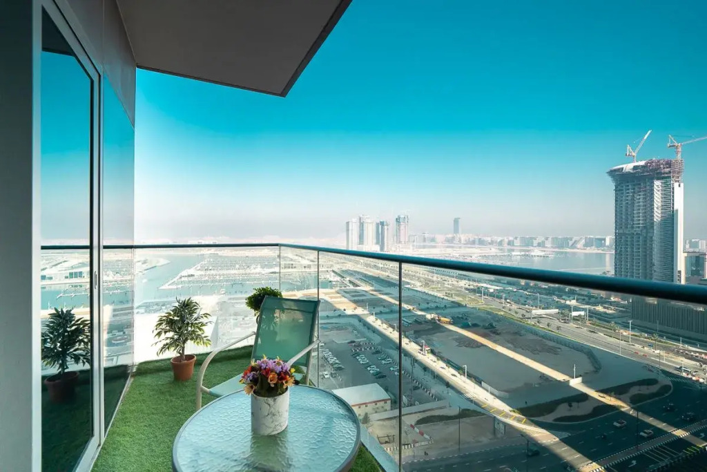 Design Apartment With Stunning View Of Palm Island