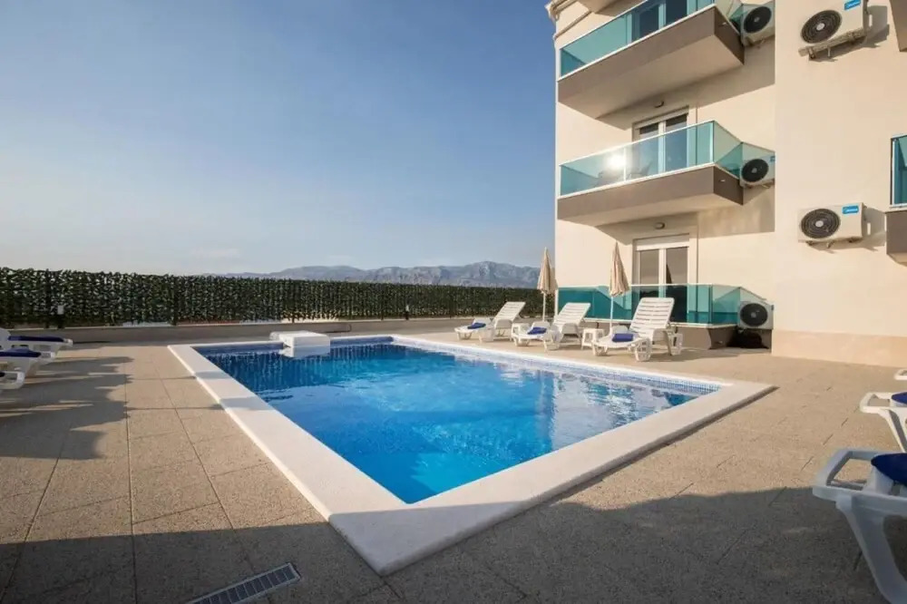 Jakov - Modern and Cosy With Pool - B2