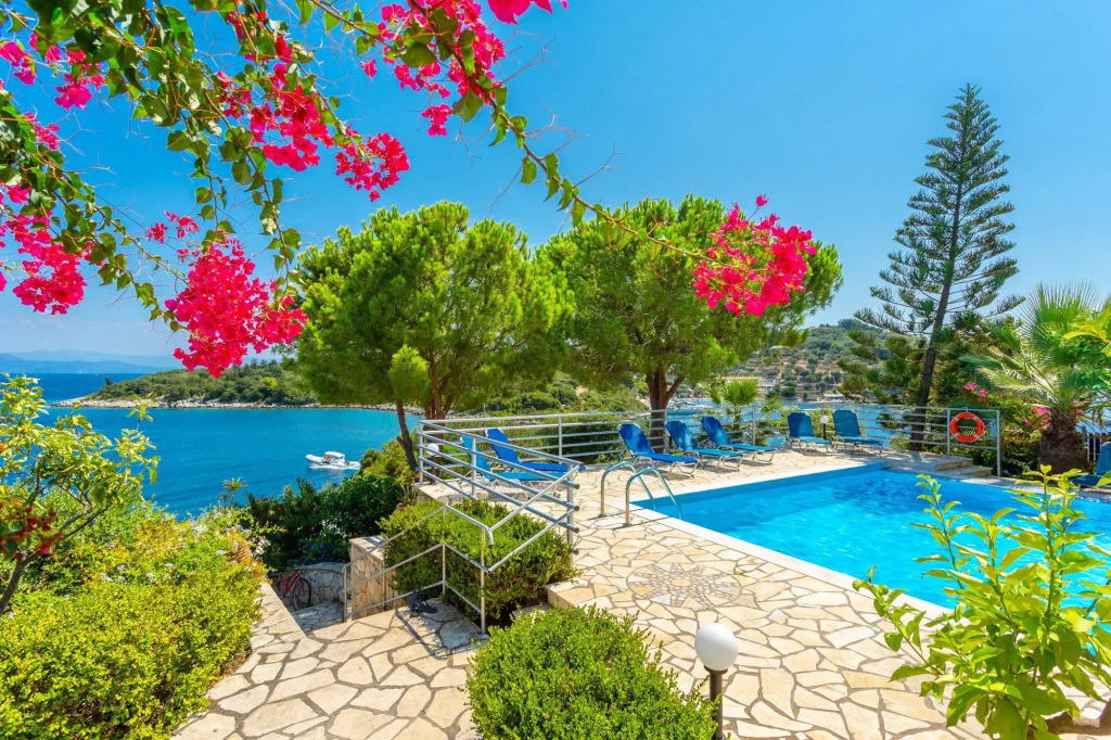Dolphin Villa 3 Swimming Pool Walk to Beach Sea Views A C Wifi - 558