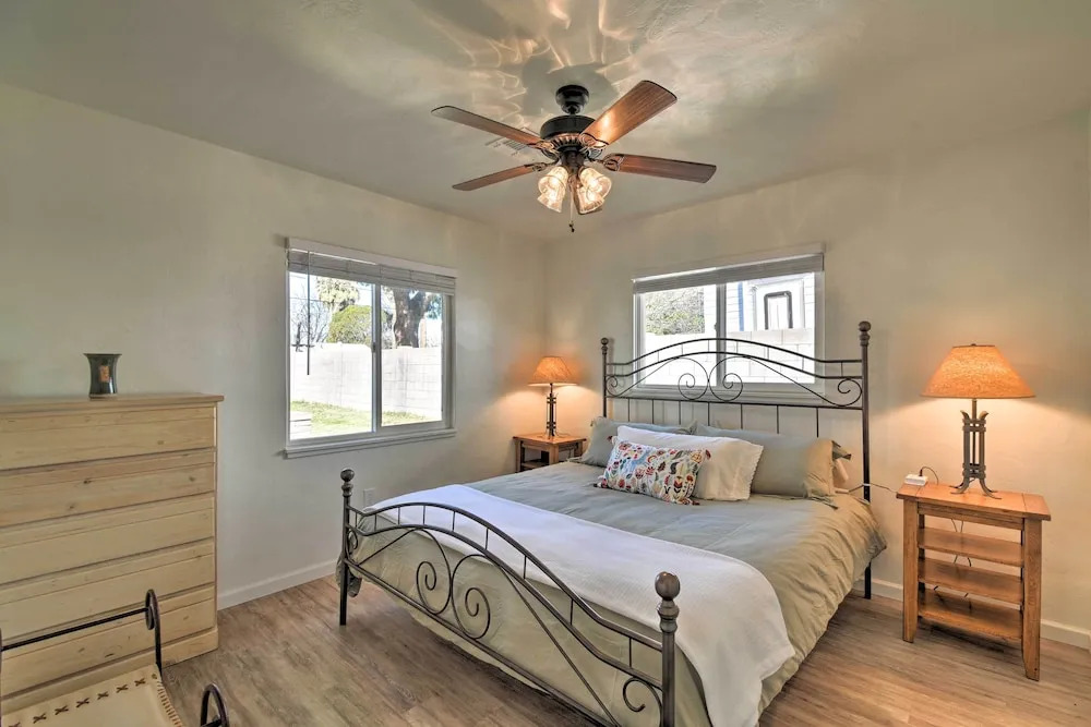 Pet-friendly Phoenix Home: Breezeway & Fenced Yard
