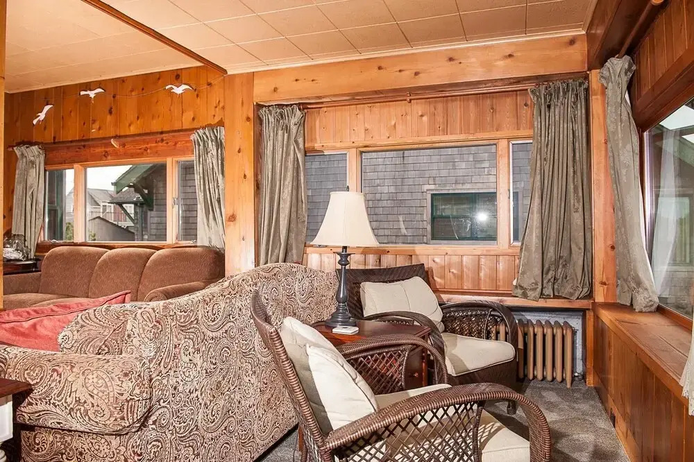 The Tides 4 Br home by RedAwning
