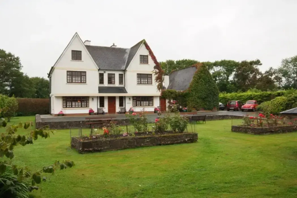 Alderhaven Country Home