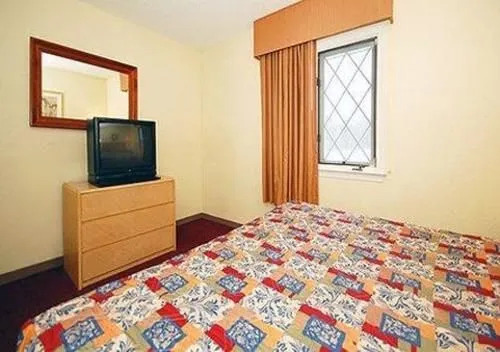 Rodeway Inn And Suites Newport News