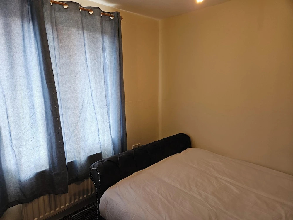 Stunning 2-bed Apt-freeparking, Close to City