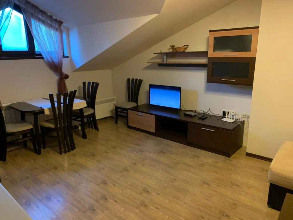 7 apartments in Alexander complex