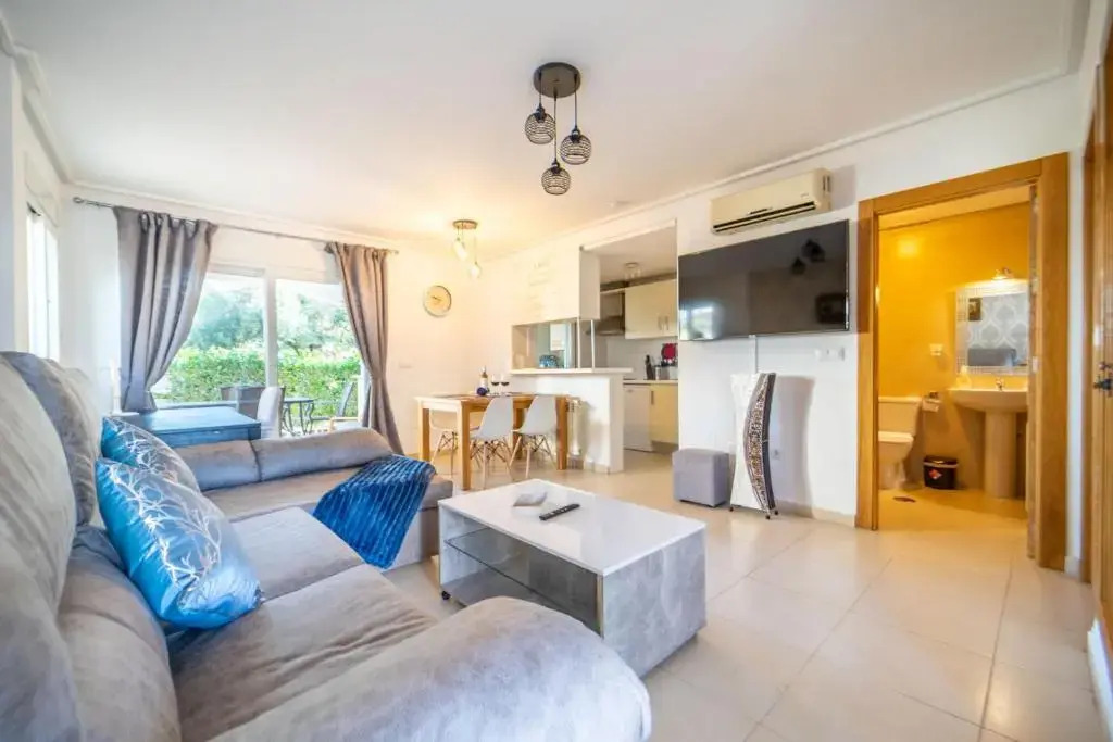 Quaint 2 Bedrooms 2 Bathrooms Town House - LA40LT