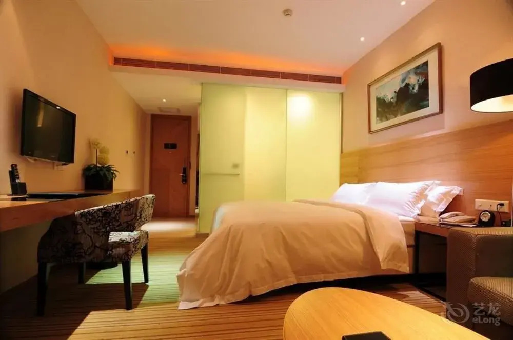 Wuhan Yuntai 6 Plus 1 Hotel