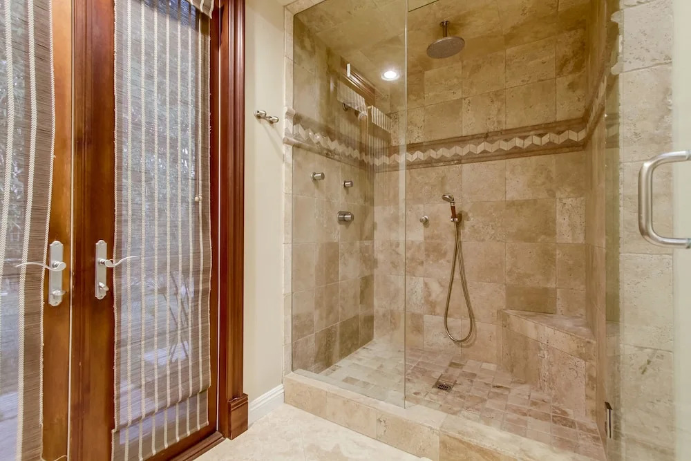 Tropical 5BR La Jolla Retreat by NamaStay