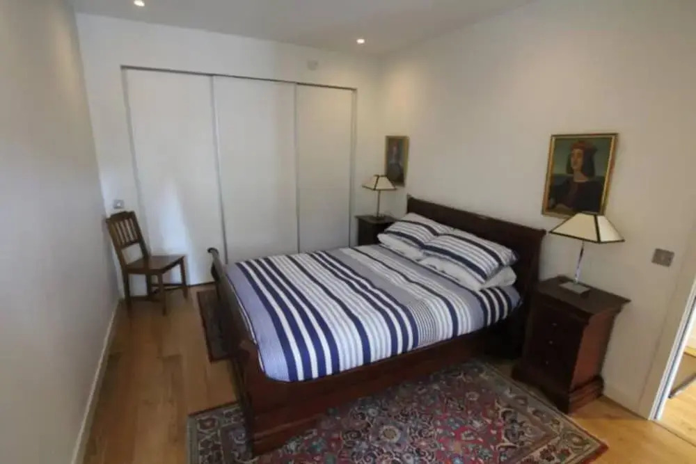 Modern 1-Bed in the Iconic Quartermile Area