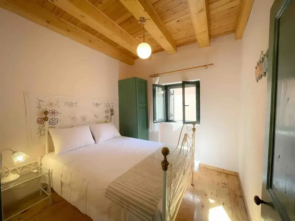 Kansoneta-Traditional Mansion in Gastouri Village