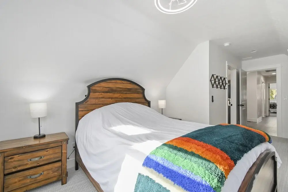 Pet Friendly - Enjoy Grover's House 3 Bedroom Home by Redawning