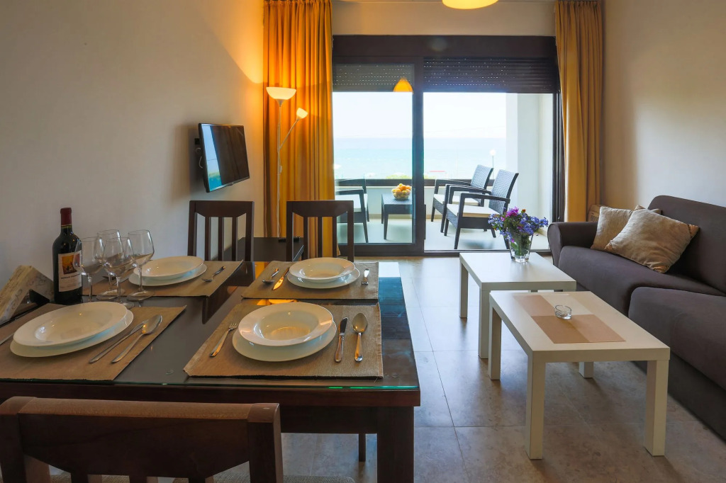 Apartments Kuce Lekovica Beach & snack bar- Bistro