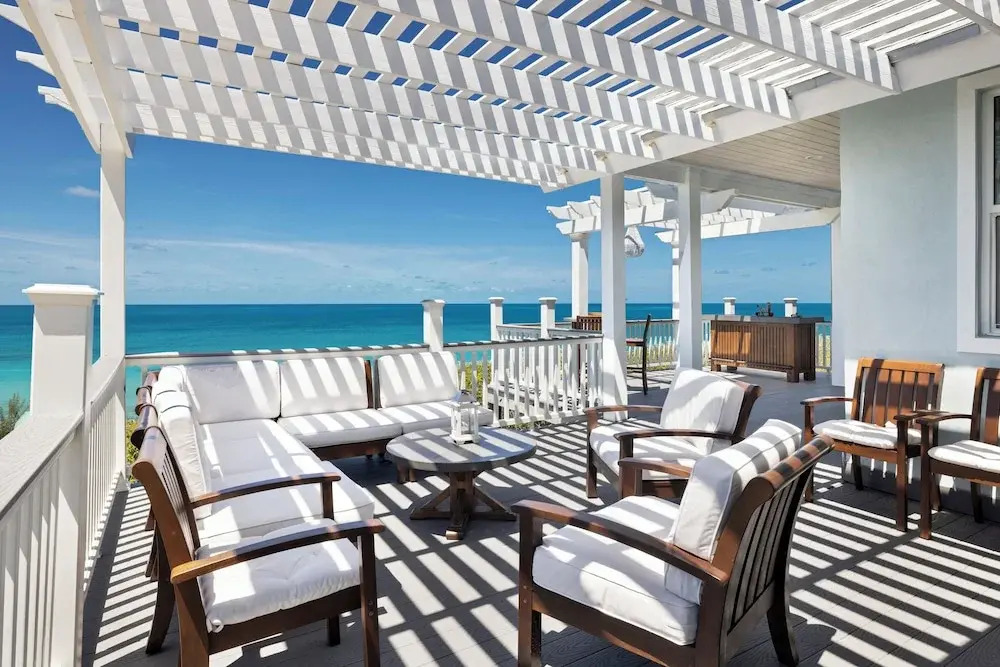 Island Getaway: Charming Cottage Steps From The Beach
