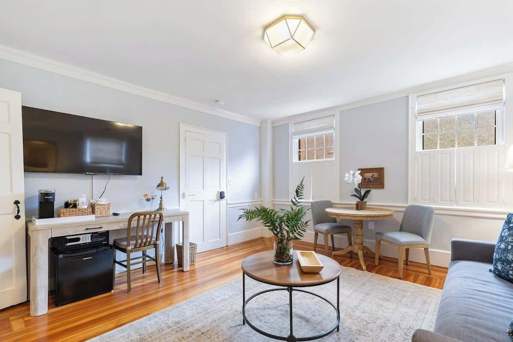 Regatta Suite at The Royce Refined Newport Charm