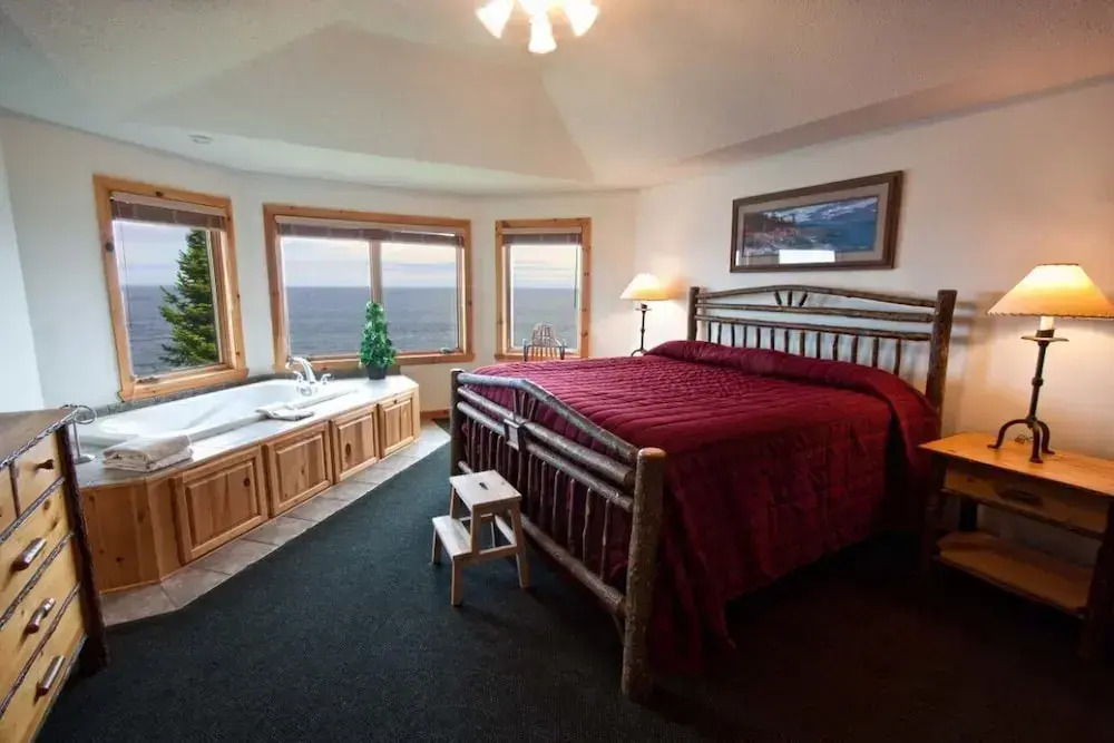 Cove Point Lodge