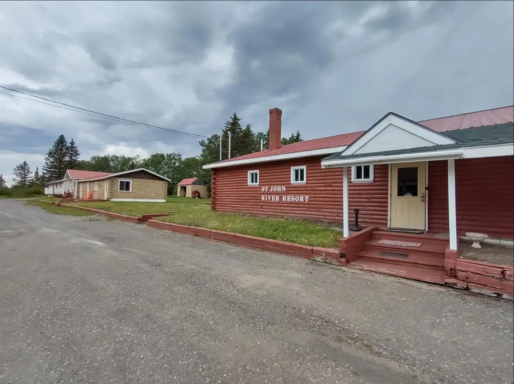 Love Hotels St John River by OYO at Fort Kent ME
