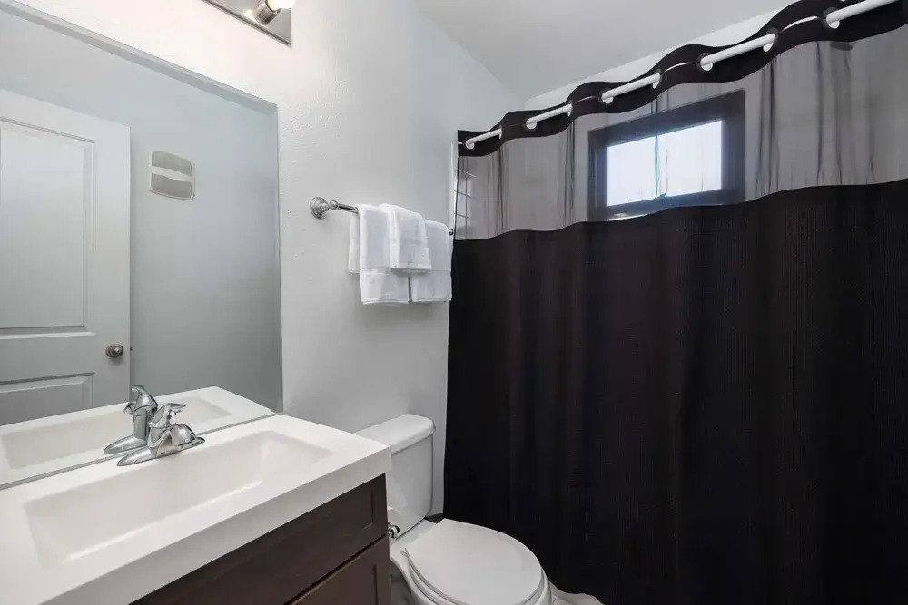 JURNY - Close to Music Row - 4 Bedroom Apartments