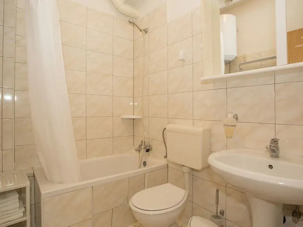 Apartment 51
