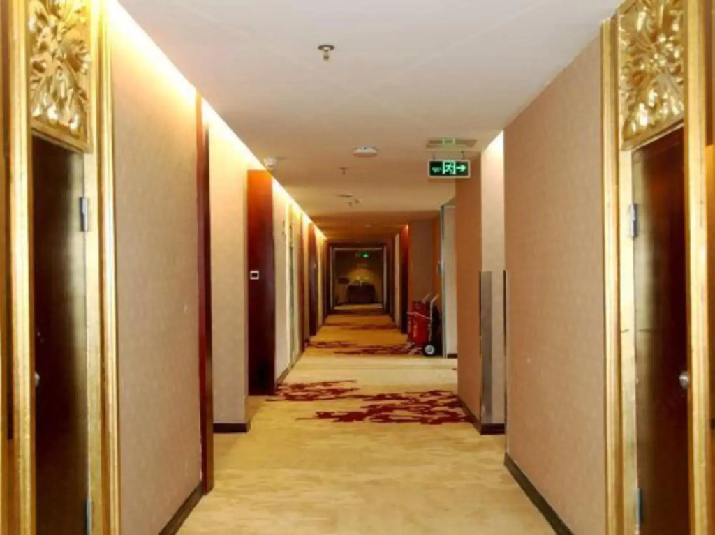 Golden Jazzy Hotel