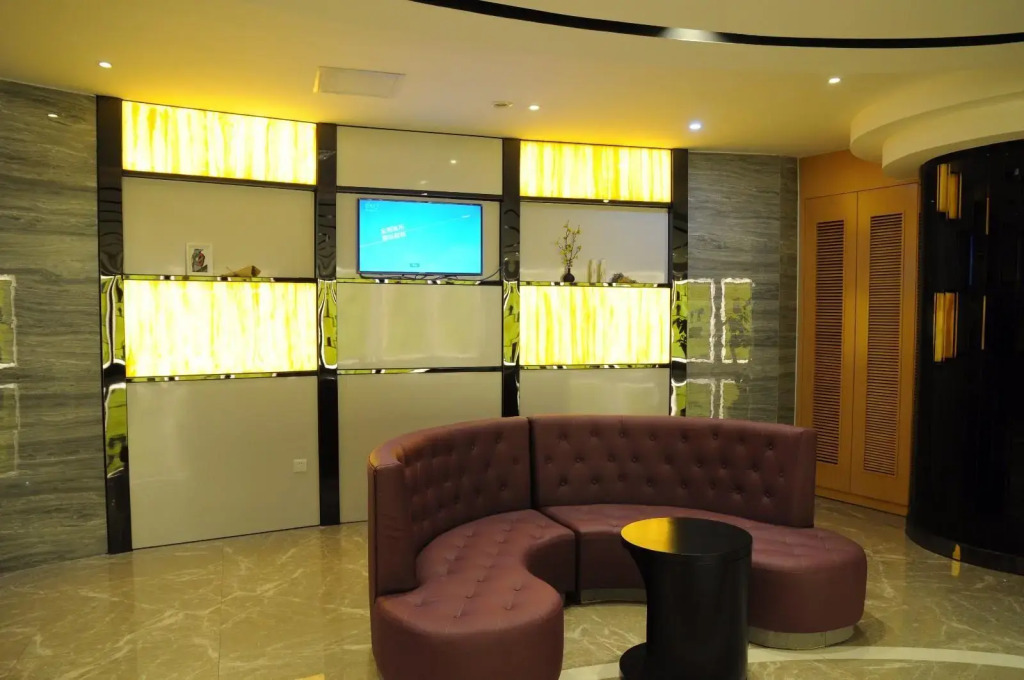CYBO Station SSAW Hotel Guangzhou Hualin Temple Subway Station