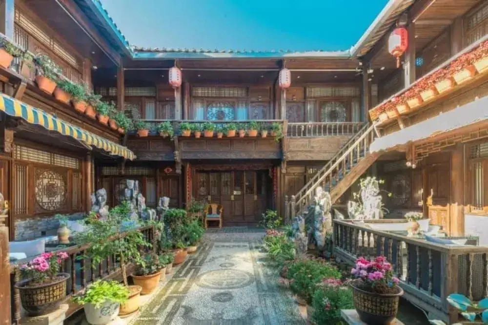 Floral Hotel · He Lu Ju Lijiang