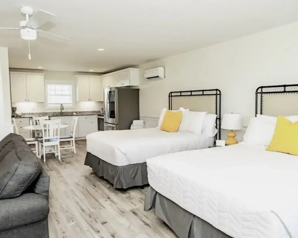 Saltwater Suites