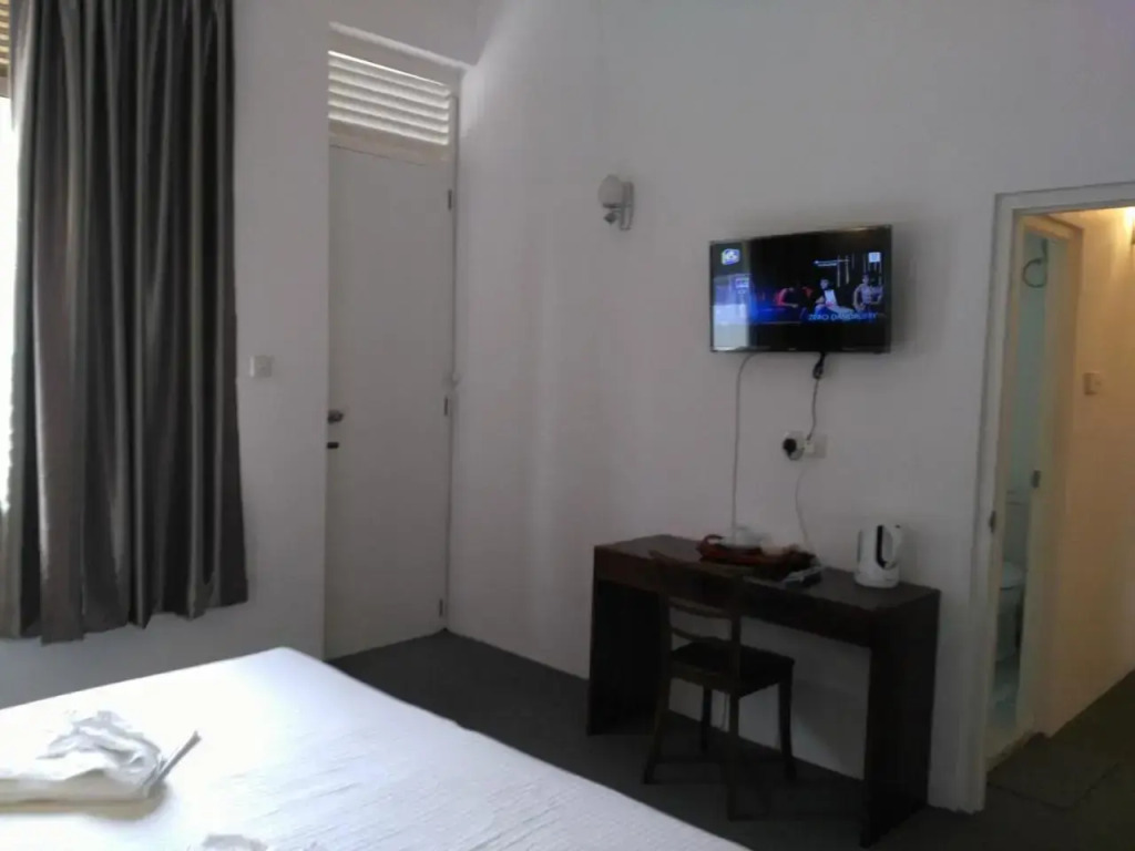 West Inn Colombo