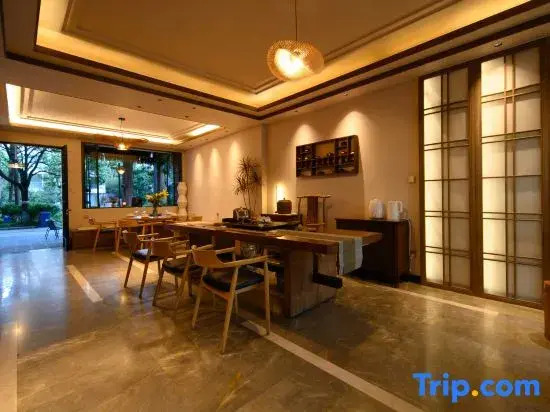 Yutian · Linhai Hetang Vacation Apartment (Dali Erhai Park High Speed Railway Station)