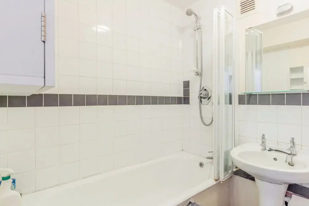 Spacious 1 Bed near Shepherds Bush