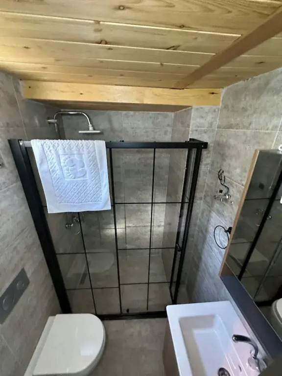 moni suit bungalow